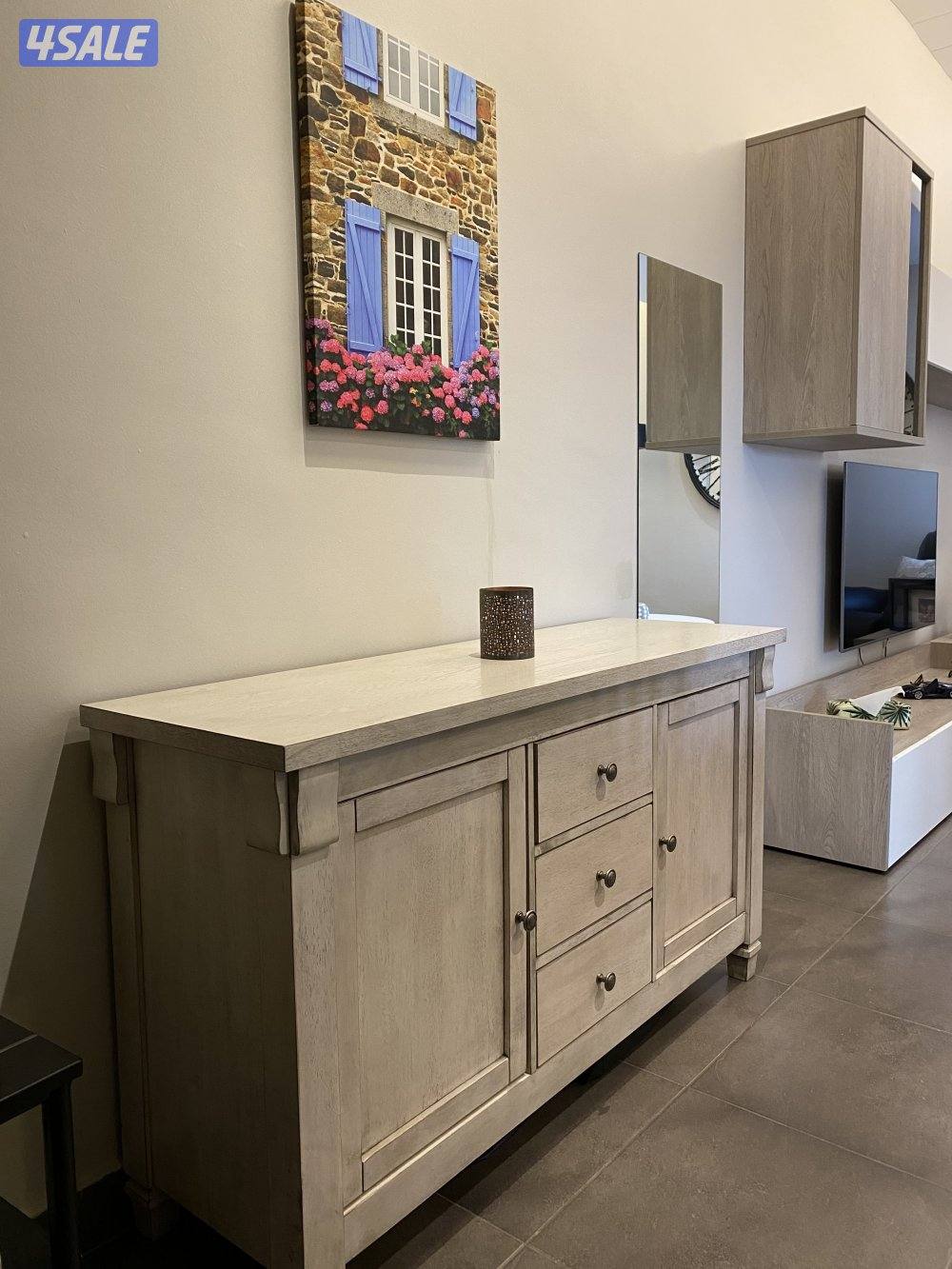 Solid Wood Dining Table Set – Excellent Condition2