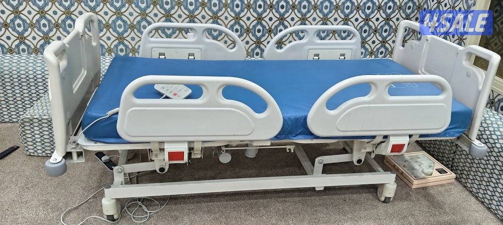 سرير طبي شبه جديد استعمال شهرين.0