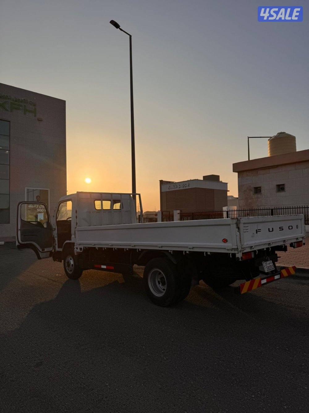 للبيع هاف لوري كبينه موديل 20223