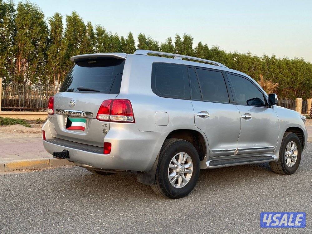 للبيع لانكروزر / 2010 GXR 8 سلندر4