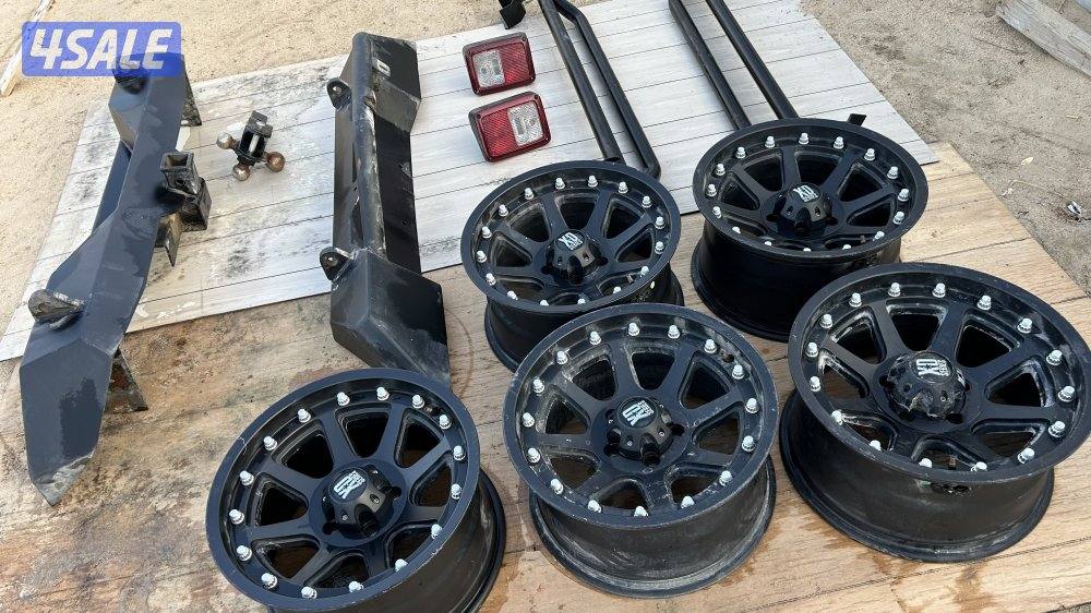 للبيع رنقات رانجلر عدد5+دعامية امامية خلفية مع قلص +اثنين دواسة3