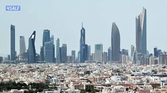 موظف مكتب عقاري2