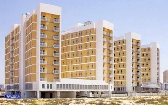 موظف مكتب عقاري1