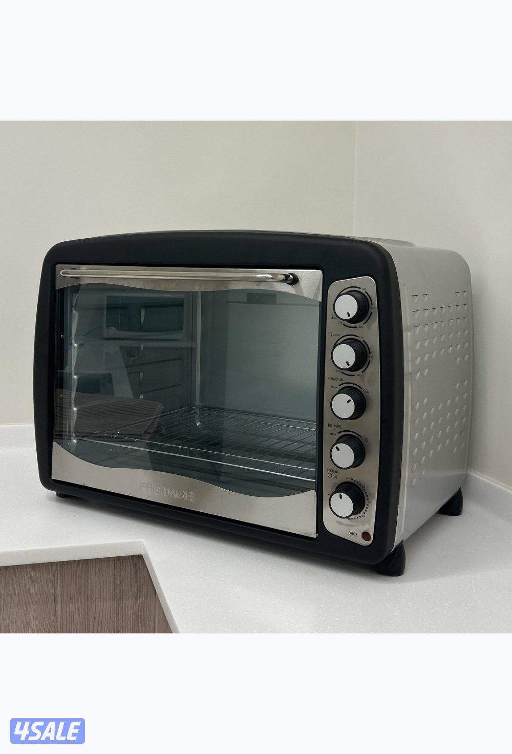 Frigidaire 75 L Electric Oven0