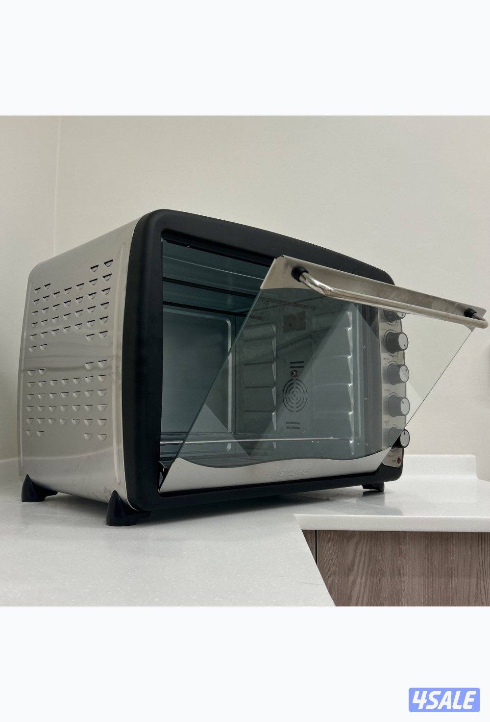 Frigidaire 75 L Electric Oven2