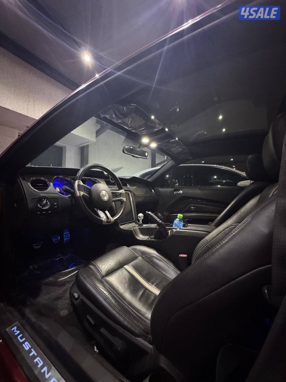 للبيع موستنق 5.0 قير عادي 2011 الفل مع بنوراما3