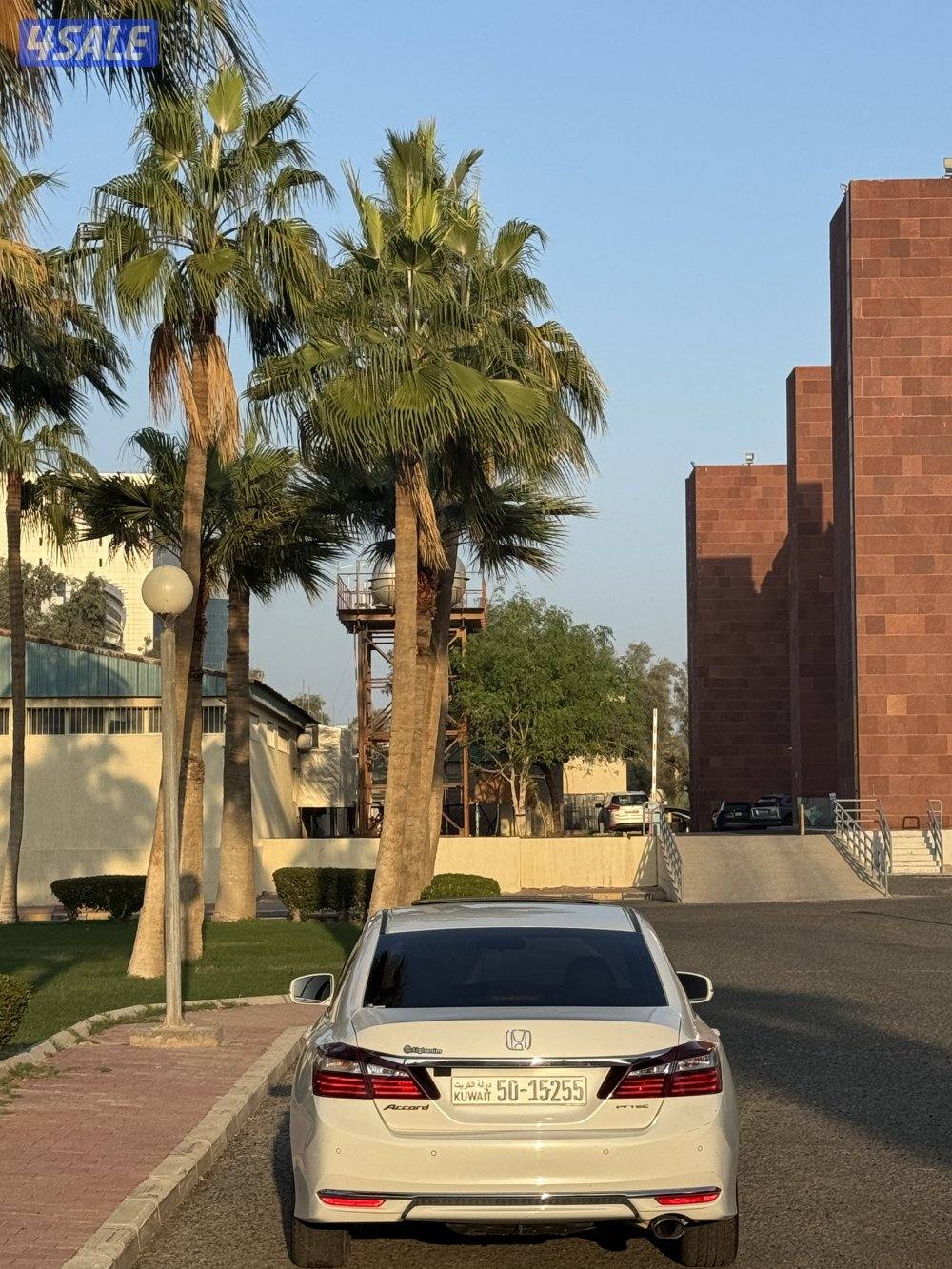 للبيع هوندا اكورد موديل 2017 اربعه سلندر فتحه3