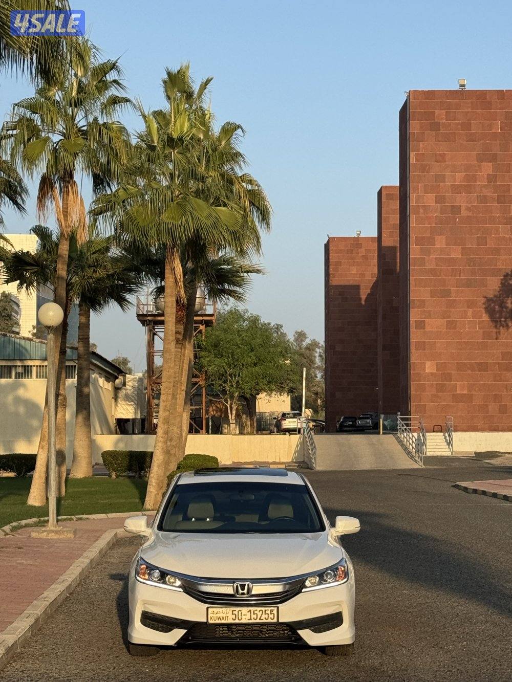 للبيع هوندا اكورد موديل 2017 اربعه سلندر فتحه5