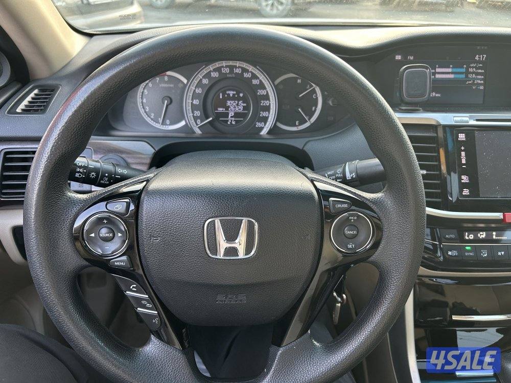 للبيع هوندا اكورد موديل 2017 اربعه سلندر فتحه8