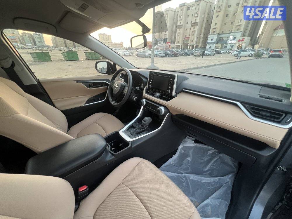 تويوتا راف - ماشي فقط 29 - موديل 20225