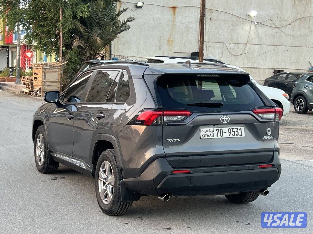 تويوتا راف - ماشي فقط 29 - موديل 20226