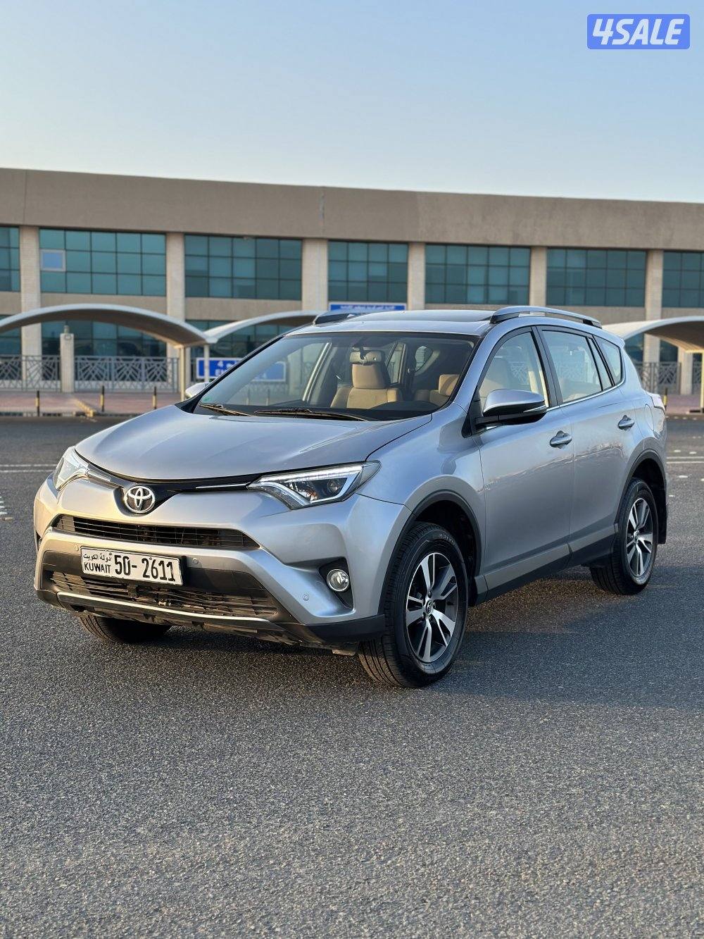 تويوتا- راف 4 2018 عداد 90 صبغ الوكالة0
