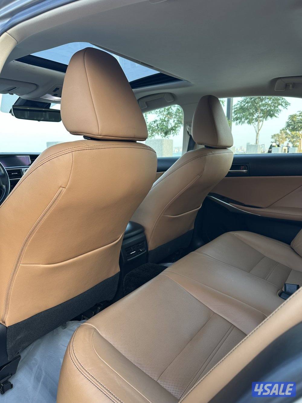 لكزس IS 300 موديل 2018 صبغ الوكالة.. الدرجة الاولى5