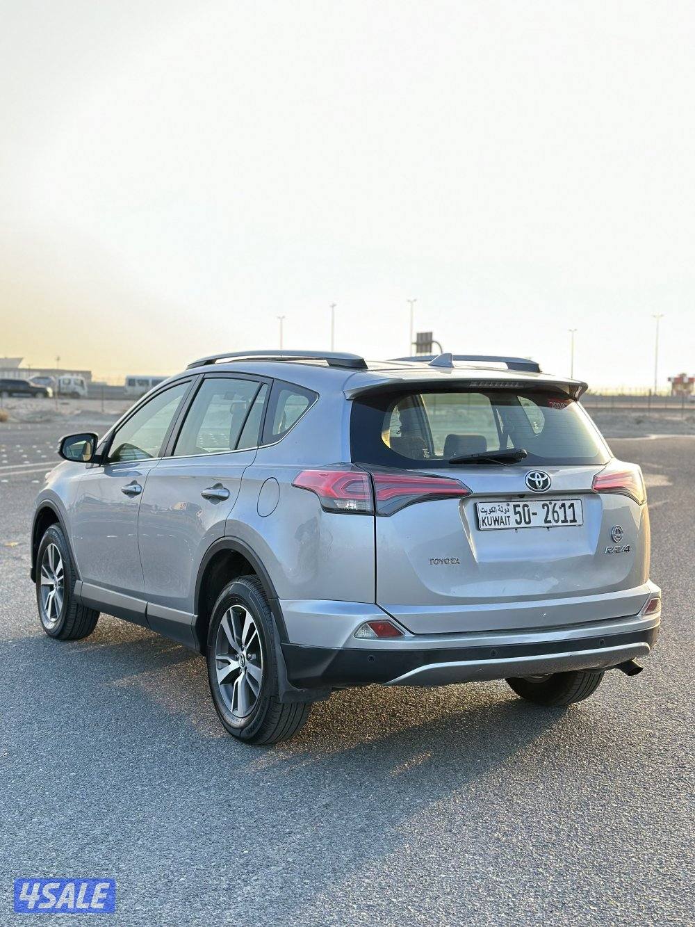تويوتا- راف 4 2018 عداد 90 صبغ الوكالة3