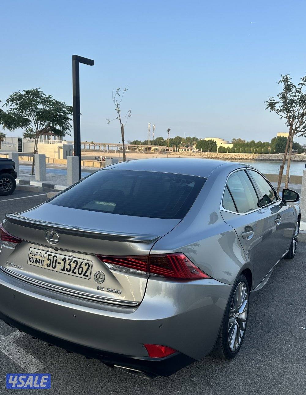 لكزس IS 300 موديل 2018 صبغ الوكالة.. الدرجة الاولى6
