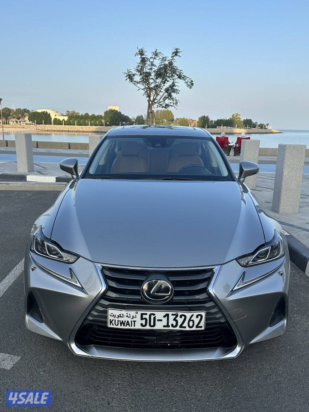لكزس IS 300 موديل 2018 صبغ الوكالة.. الدرجة الاولى8
