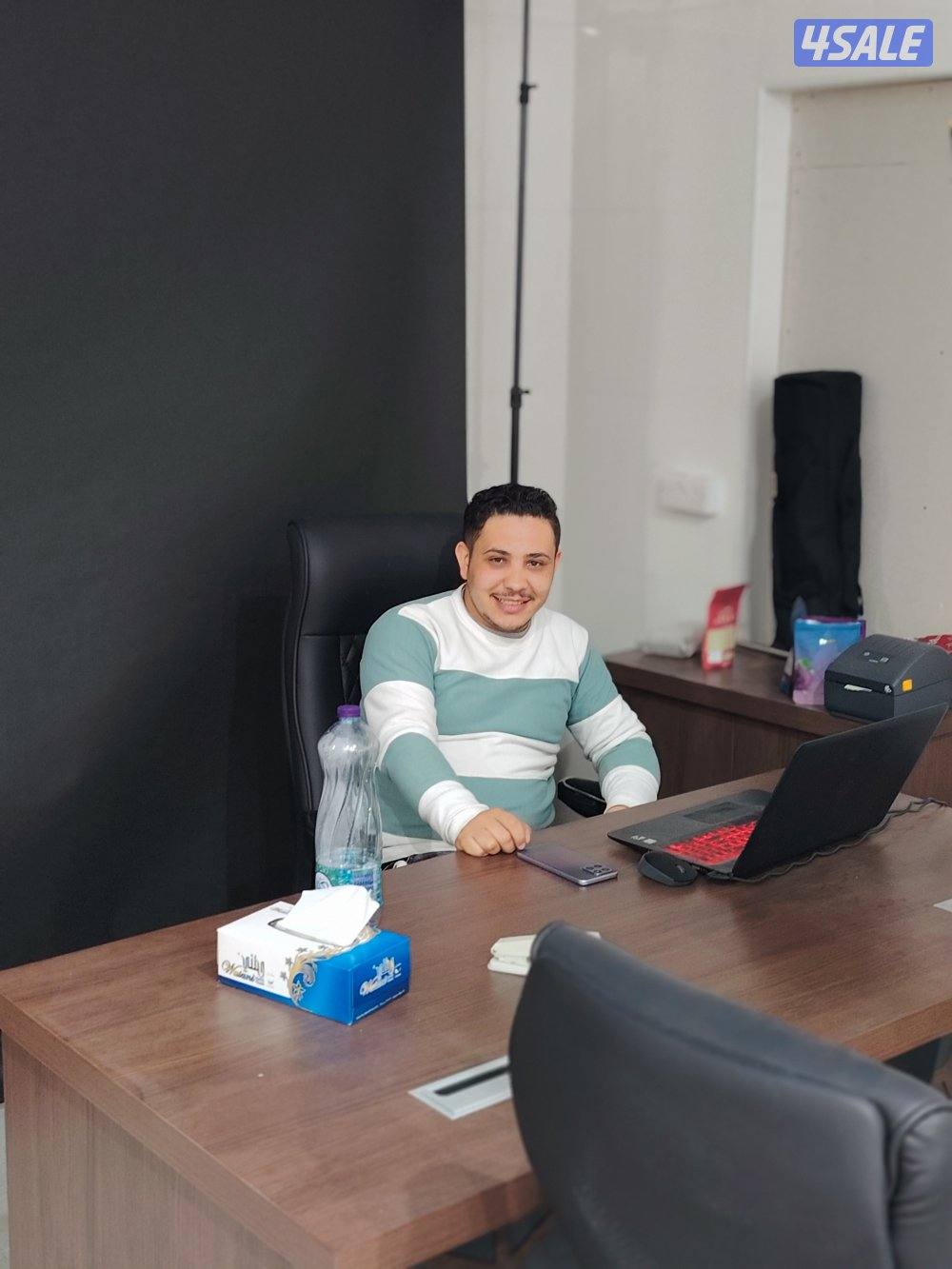 باحث عن عمل لدي سياره خاصه1