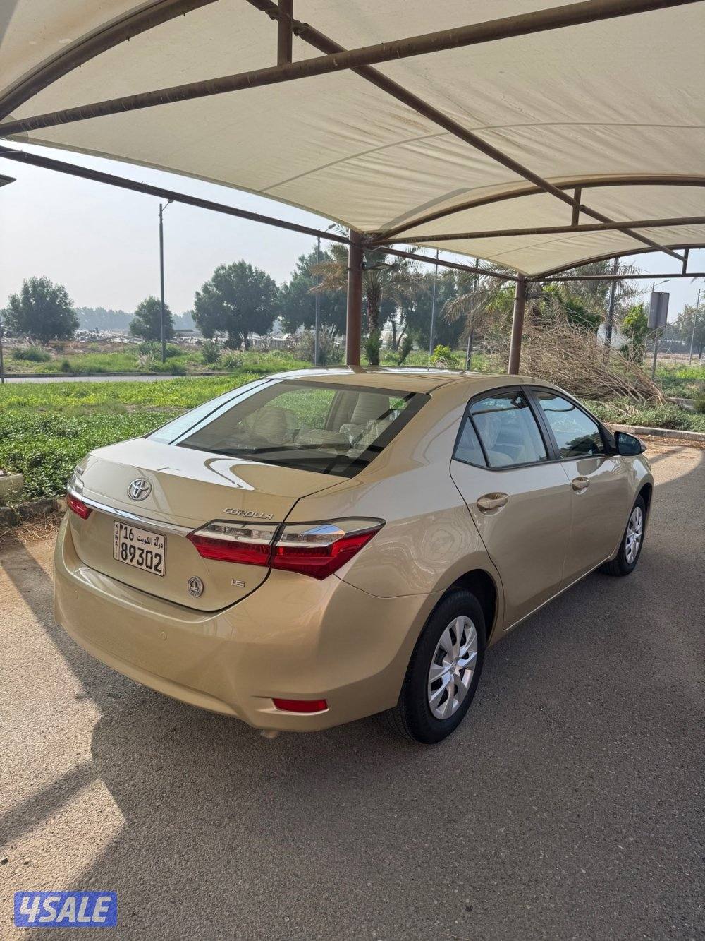 كورولا بحاله ممتازه عداد (76) الف كم فقط1
