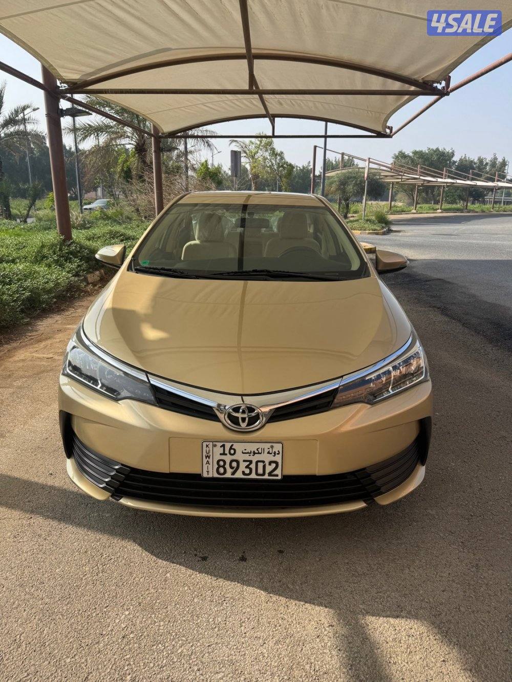 كورولا بحاله ممتازه عداد (76) الف كم فقط4