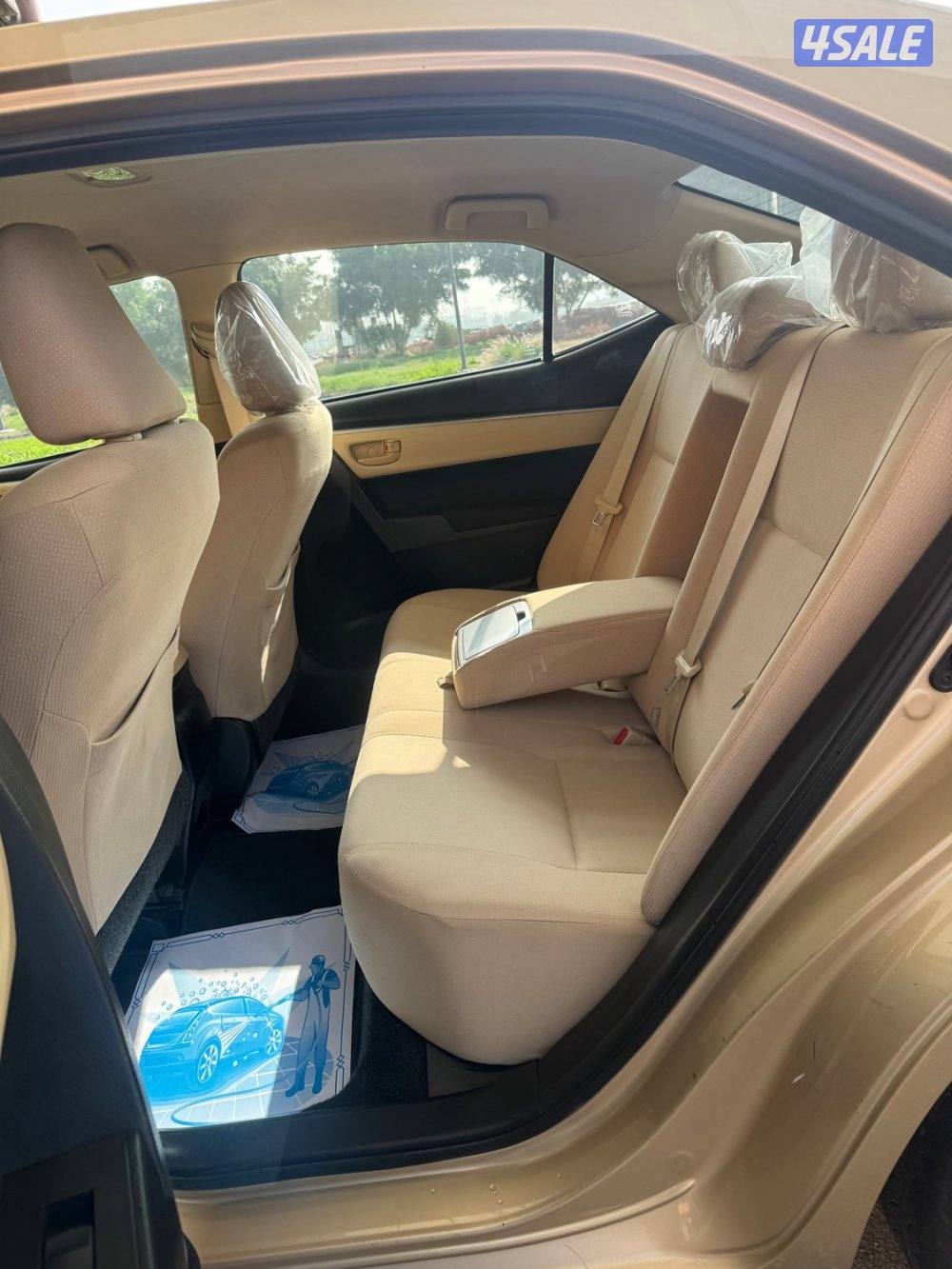 كورولا بحاله ممتازه عداد (76) الف كم فقط8