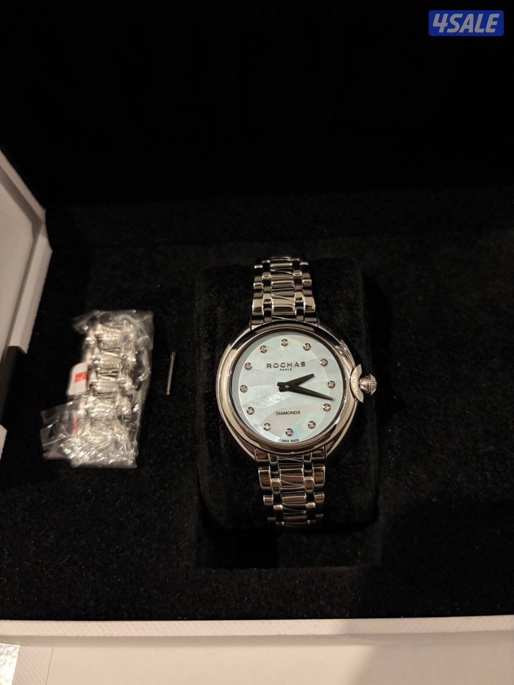 للبيع ساعه نسائيه ماركة ROCHAS5