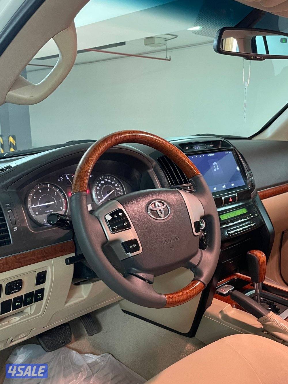 لاند كروزر السـاير GXR 20135