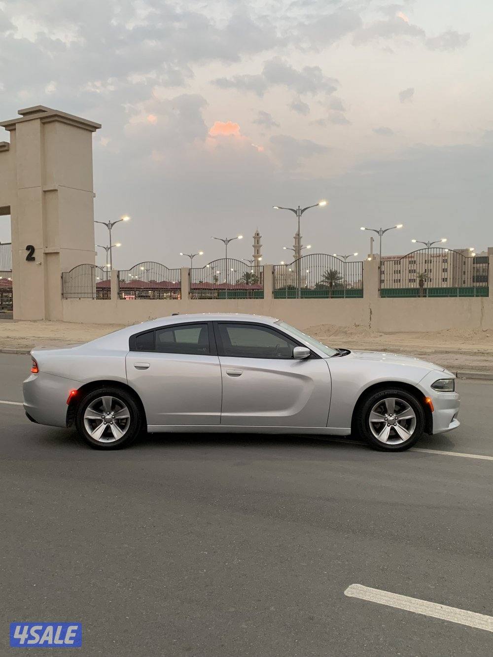 للبيع دوج شارجر8