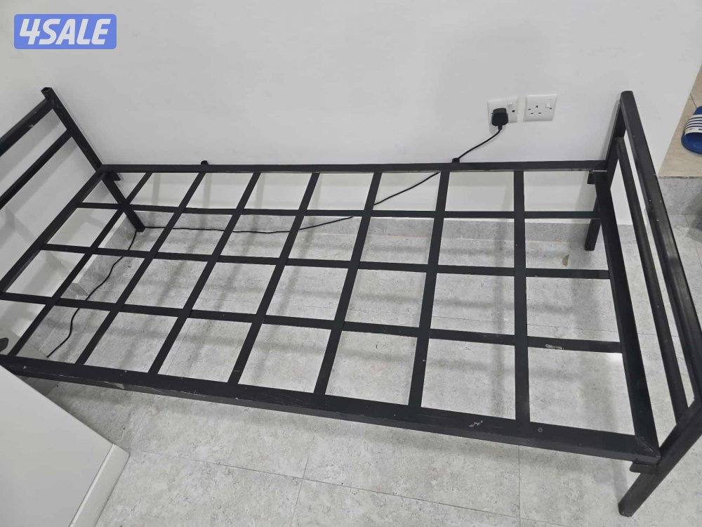 سرير حديد عموله للبيع0
