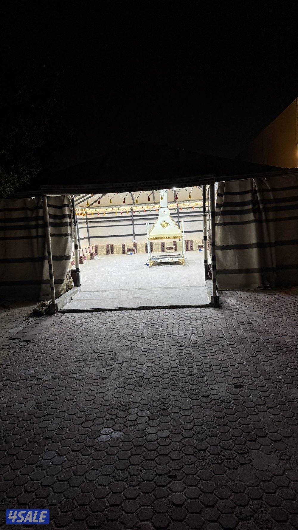 للبيع بيت شعر مقاس 7/10 مع كامل اغراضه فك وتركيب الموقع الهجن للعلم1