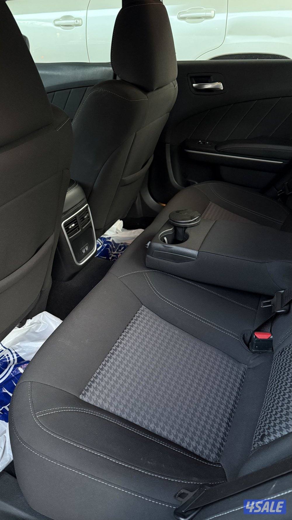 تشارجر 2023 ، 6 سلندر بحالة الوكاله شرط الفحص بالكاااامل سيرفس منتظم3