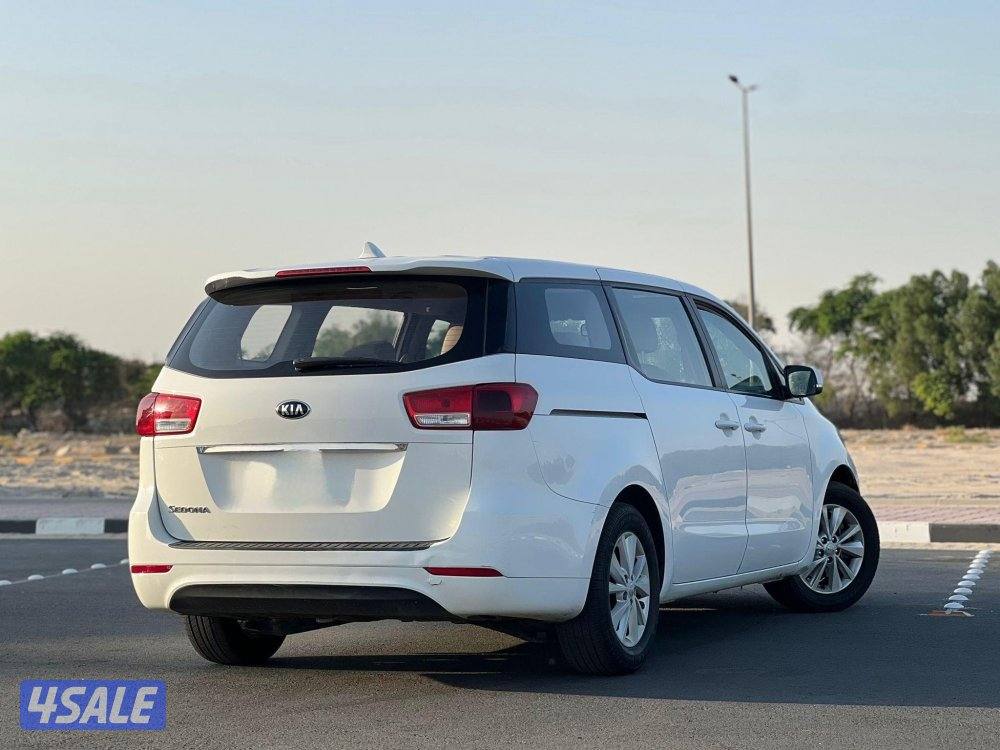 للبيع كيا سيدونا عائليه 2016 - 7 مقاعد - صبغ الوكاله ماعدا قطعه2