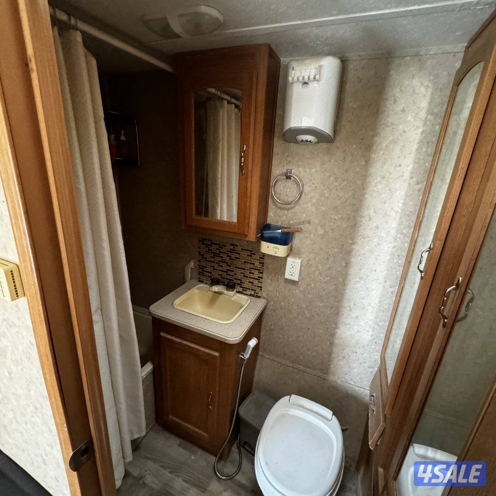 للبيع كرفان امريكي جاهز للموسم5