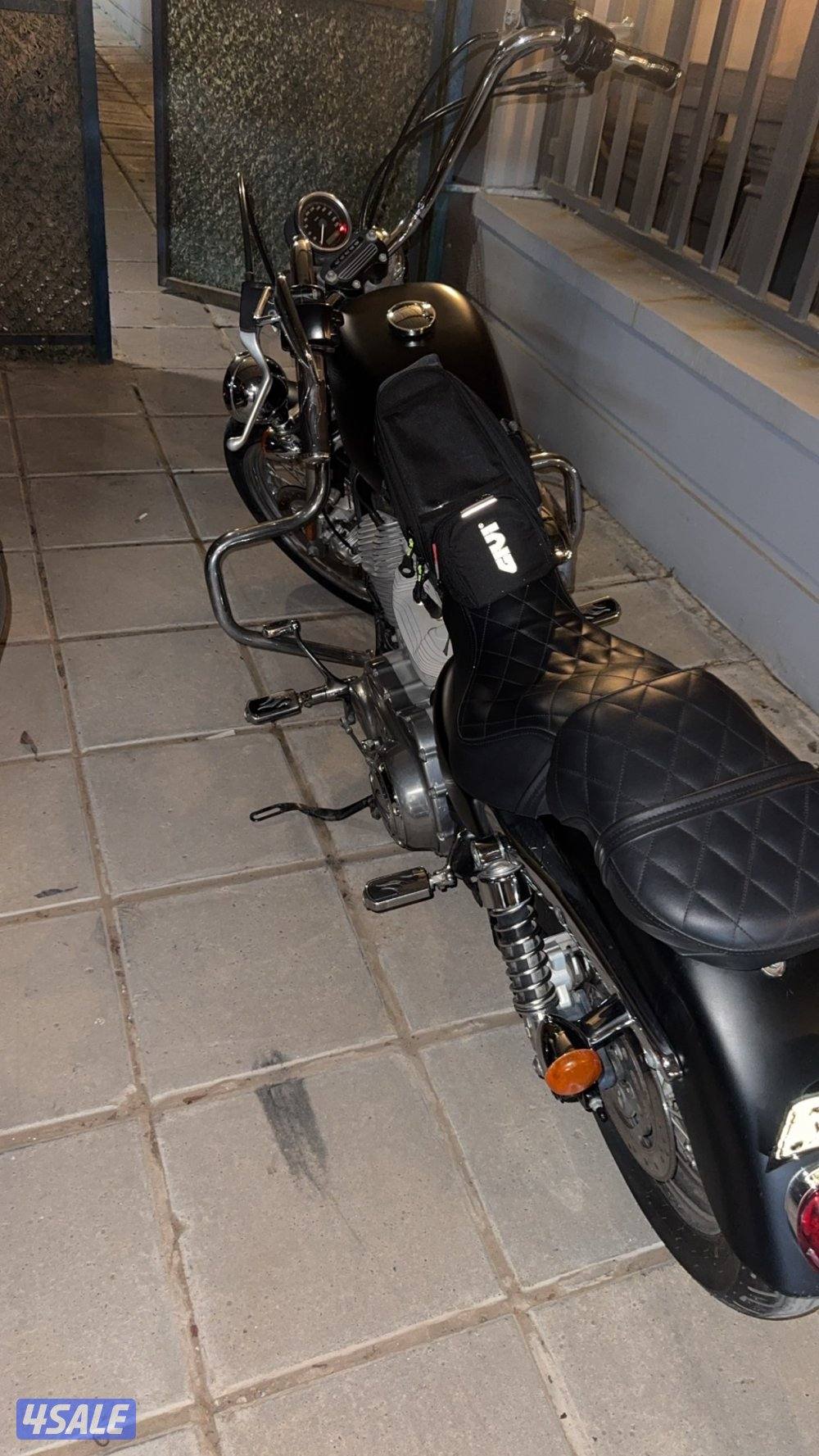 للبيع هارلي ٨٨٣ c سبورتستر شرط الفحص تواير يديده تصفيه كامله. توني م0