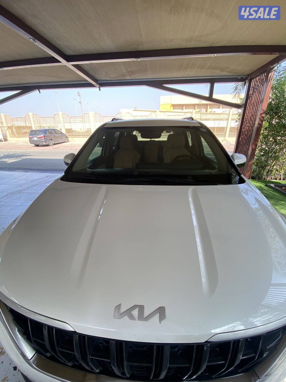 للبيع كيا كرنفال موديل 20233