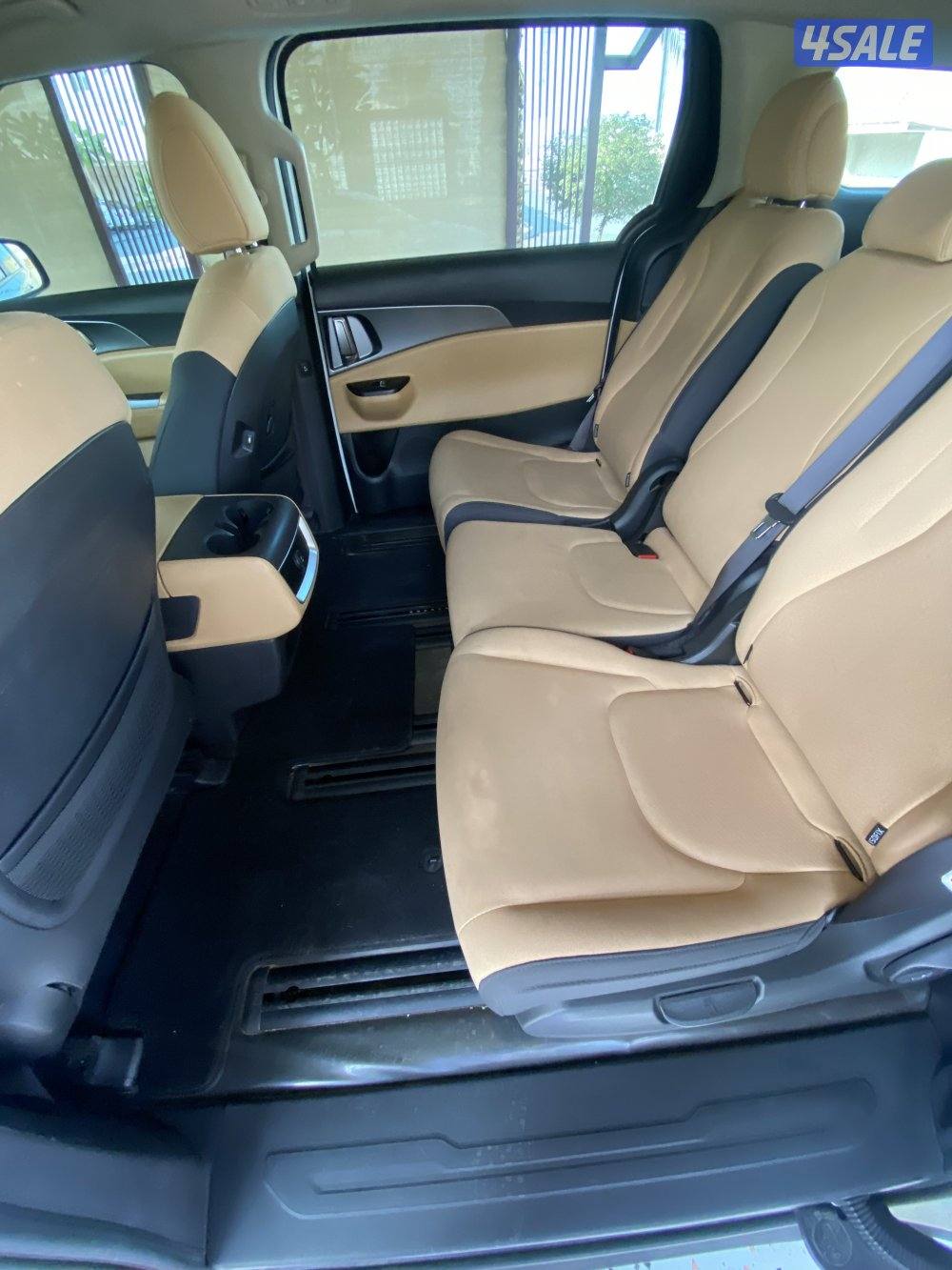 للبيع كيا كرنفال موديل 20237