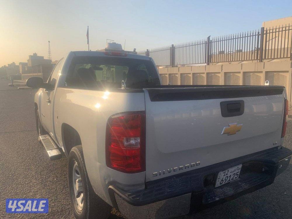 سلفرادوا. 2013 صبغ وكاله شرط الفحص مرفق صوره فحص ماشي. 3422