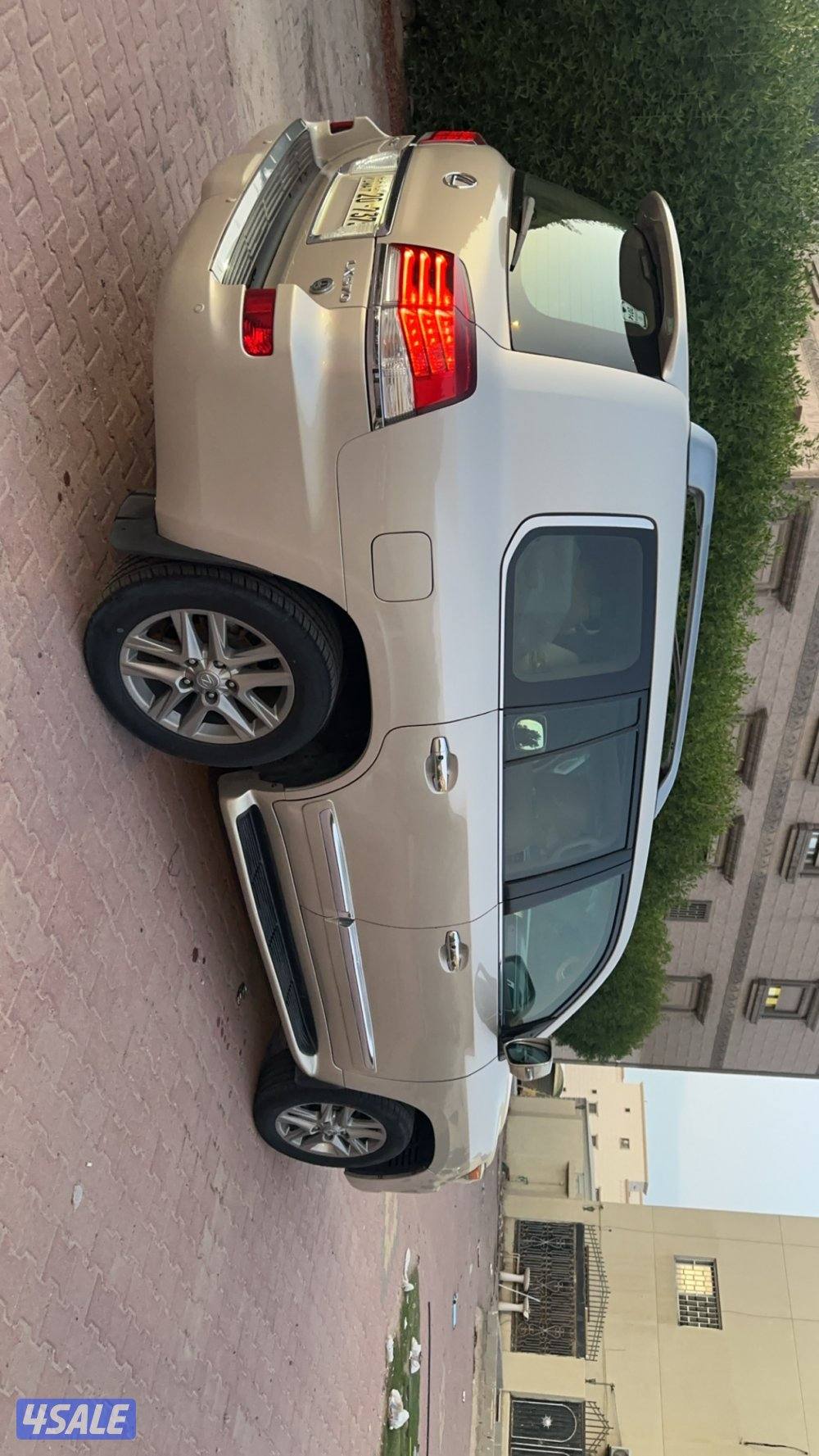 للبيع جيب لكسز lx5703