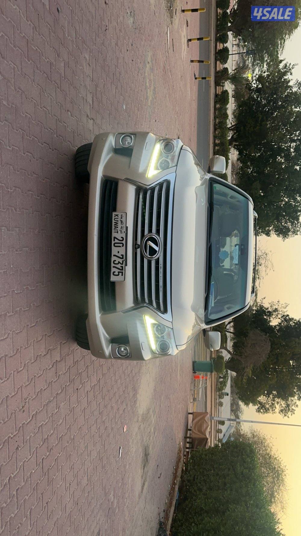 للبيع جيب لكسز lx5702