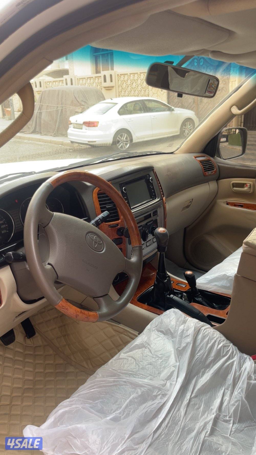 للبيع لاند ٢٠٠٦ قير عادي اساس0