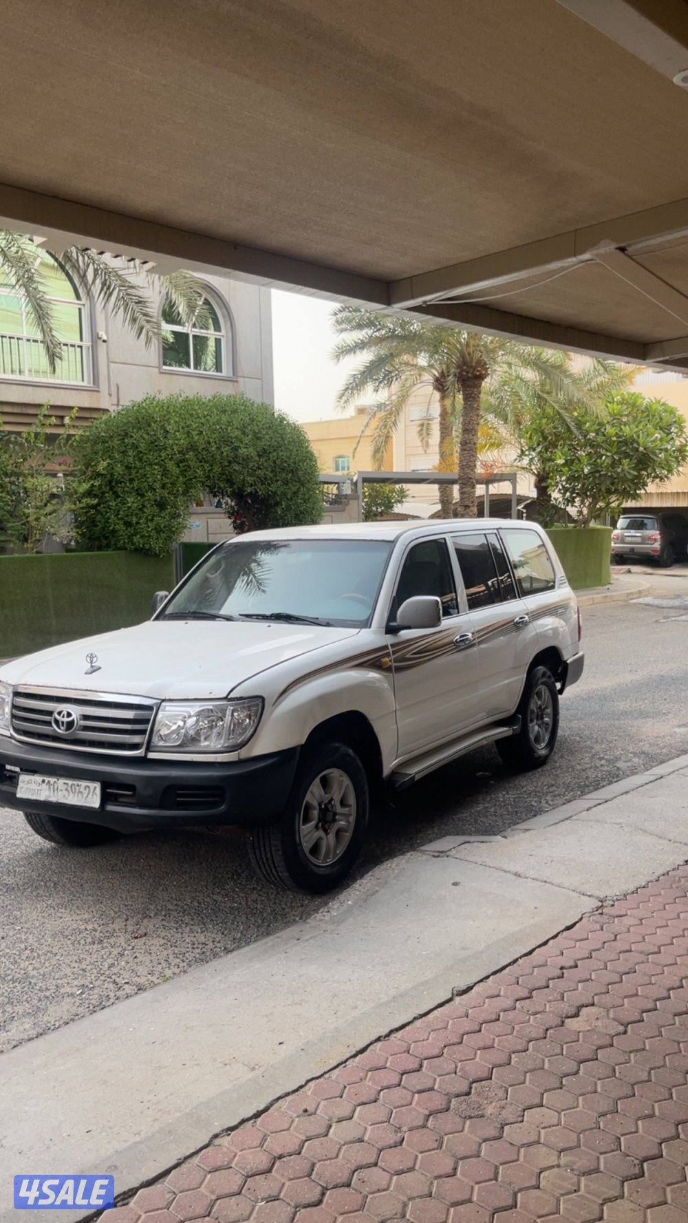 للبيع لاند ٢٠٠٦ قير عادي اساس5