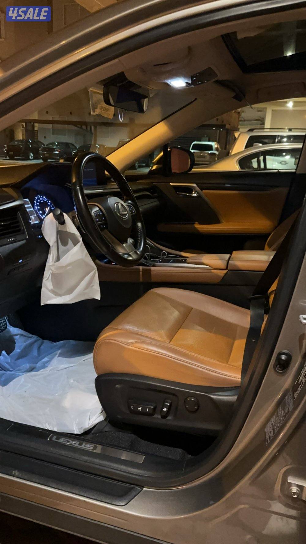 للبيع جيب لكسز Rx350L6