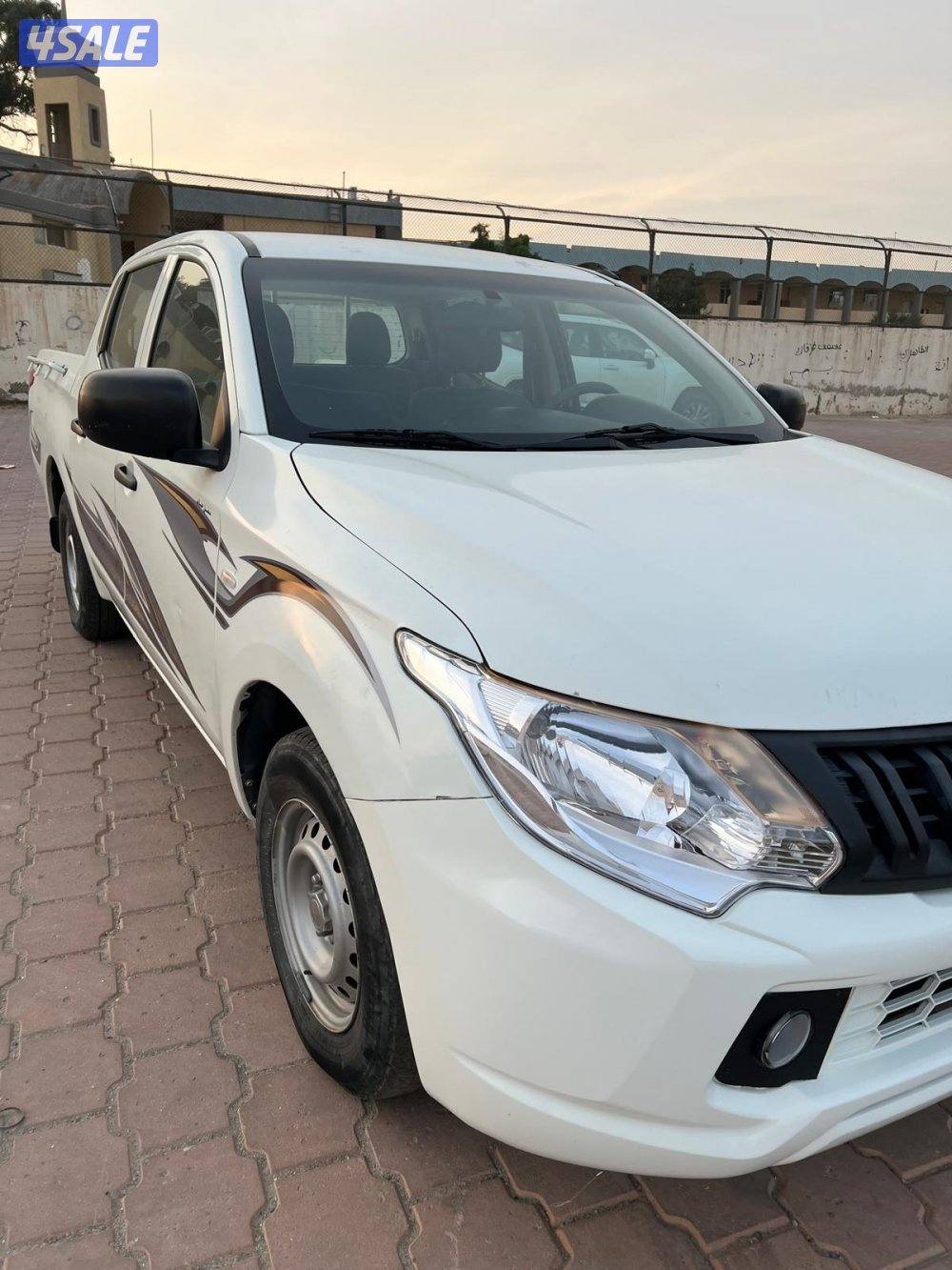 للبيع عربانة مستبيشي بنزين بدون دبل1