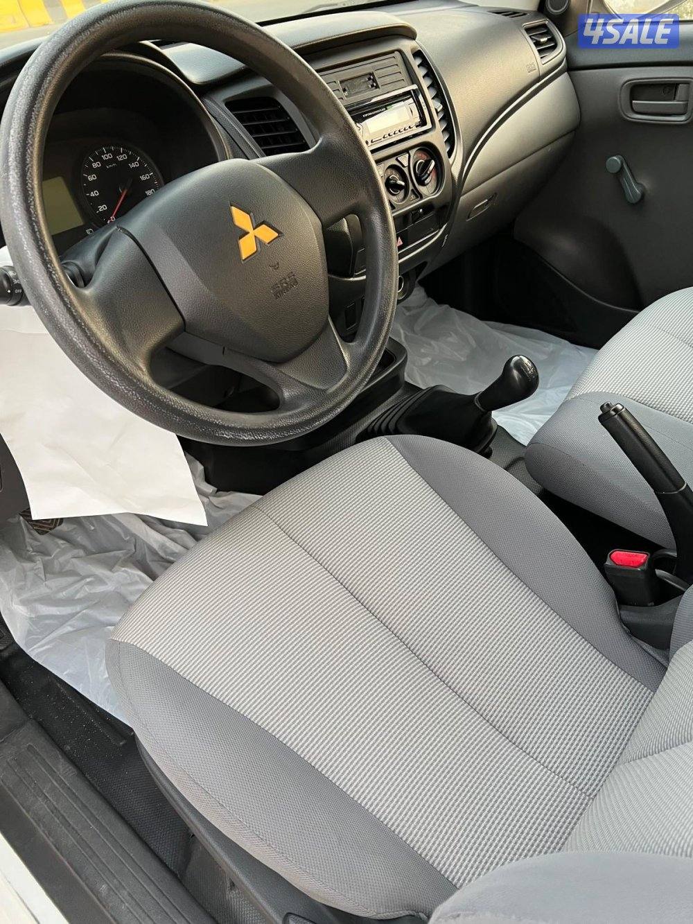 للبيع عربانة مستبيشي بنزين بدون دبل3