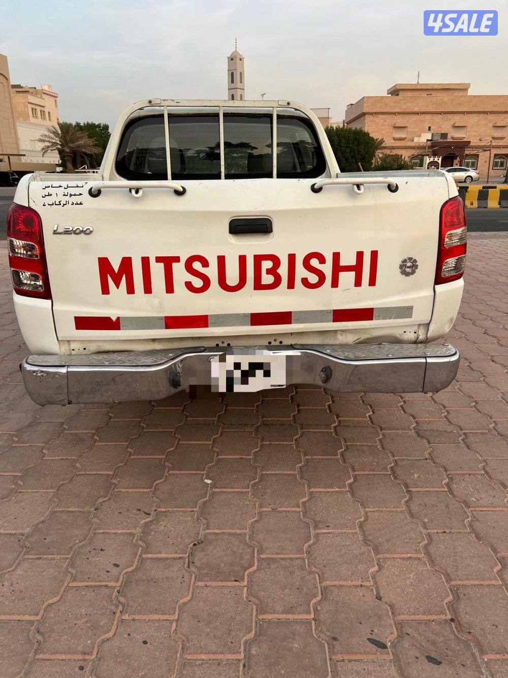 للبيع عربانة مستبيشي بنزين بدون دبل4