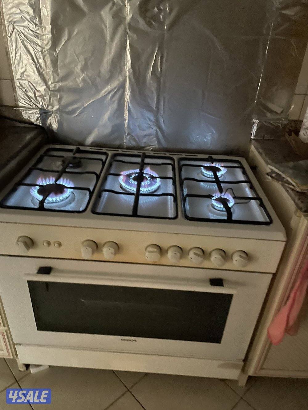 للبيع طباخ غاز سيمنس + تلفزيون بلازما سامسونج 50 بوصة + مجموعة أجهزة0