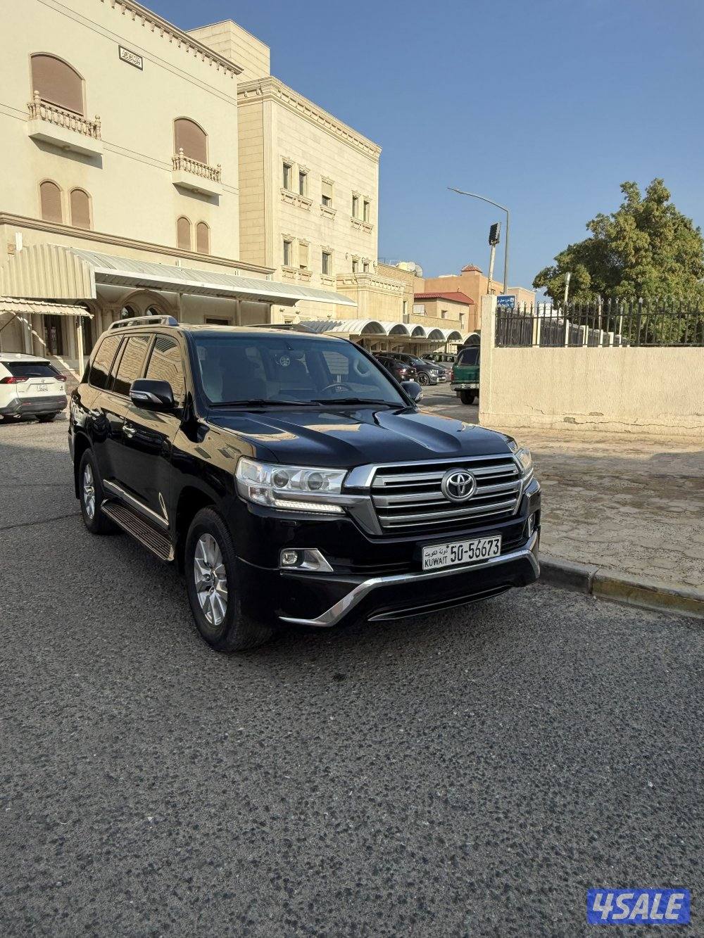 للبيع لاند كروزر 2018 Gxr كامل المواصفات ماشي 2200