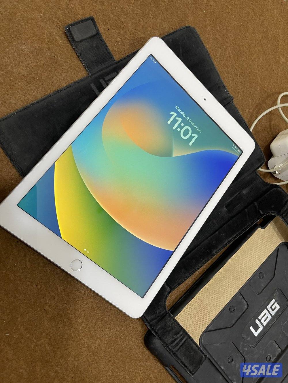 ايباد ابل 5 الخامس 128 قيقا نظيف مو مصلح ولا مزلغ مع كفر وشحن اصلي6