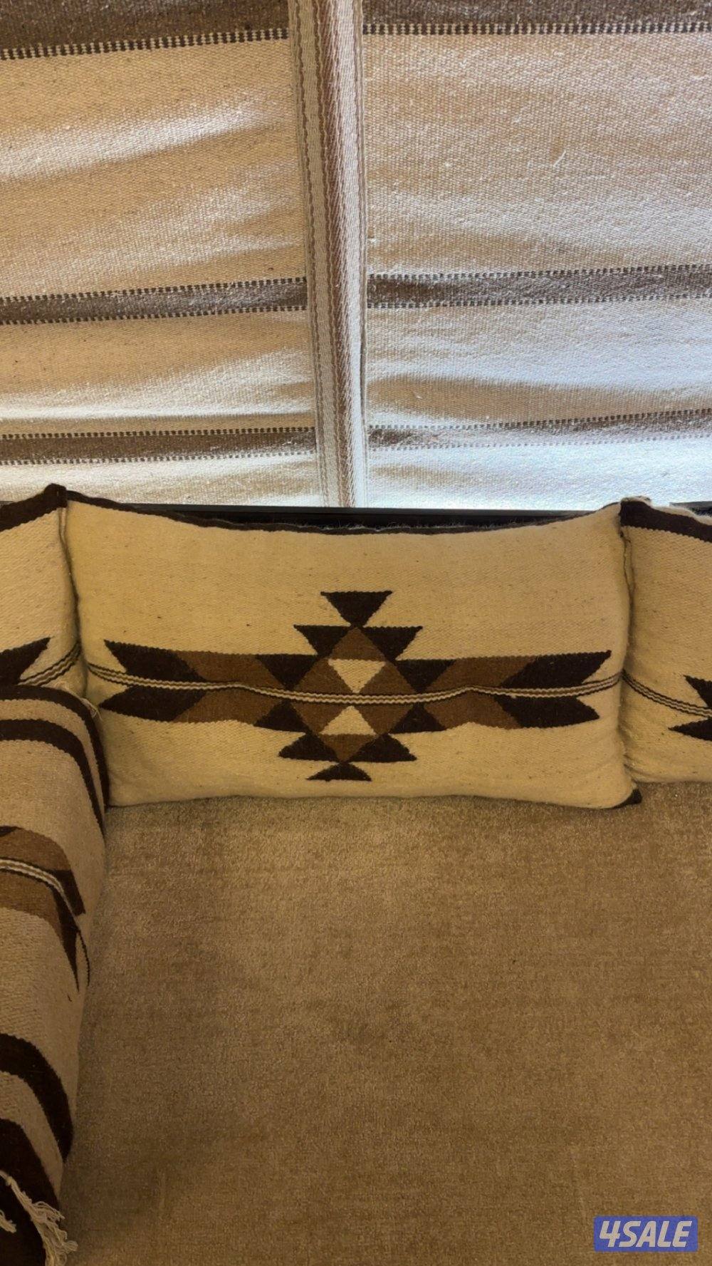 للبيع مساند1