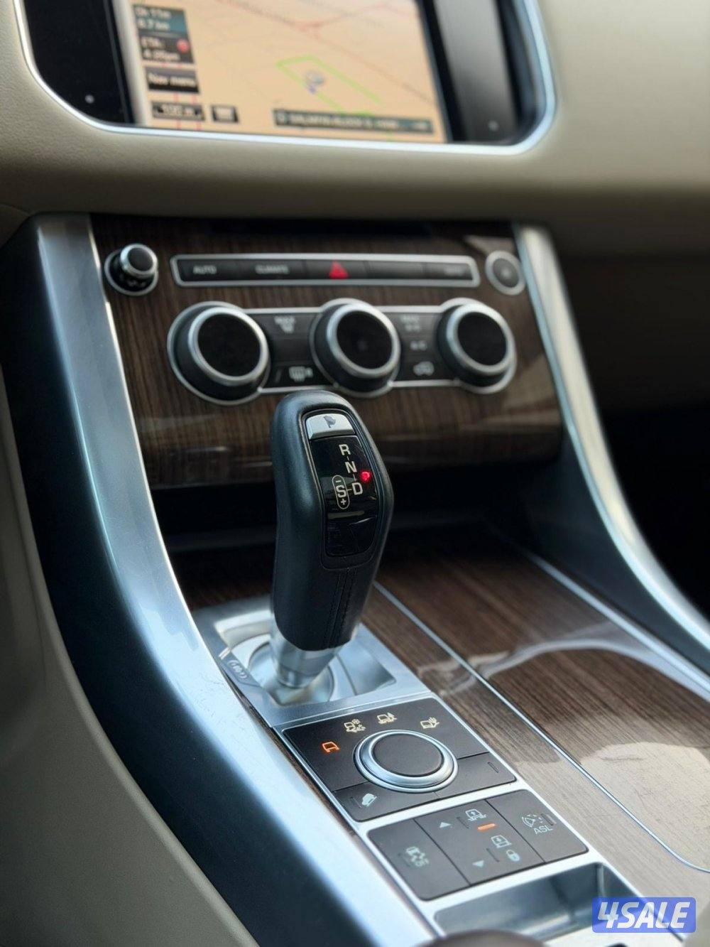 لاندروفر // سبورة // 2015 // بحالة لوكالة7