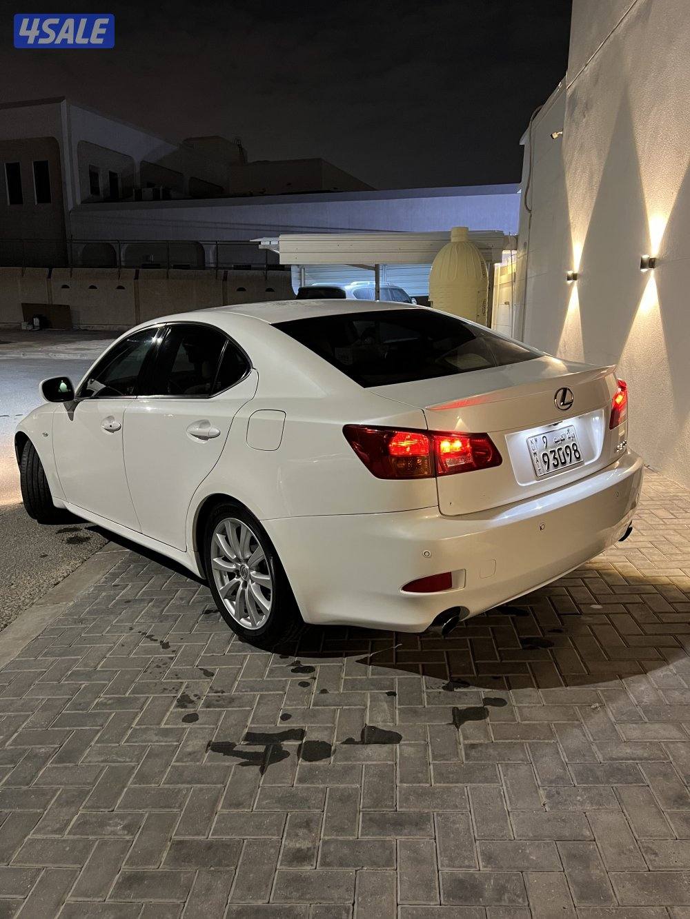 لكزس is موديل ٢٠٠٨ ماشي ٢٨٠ وكاله الساير13